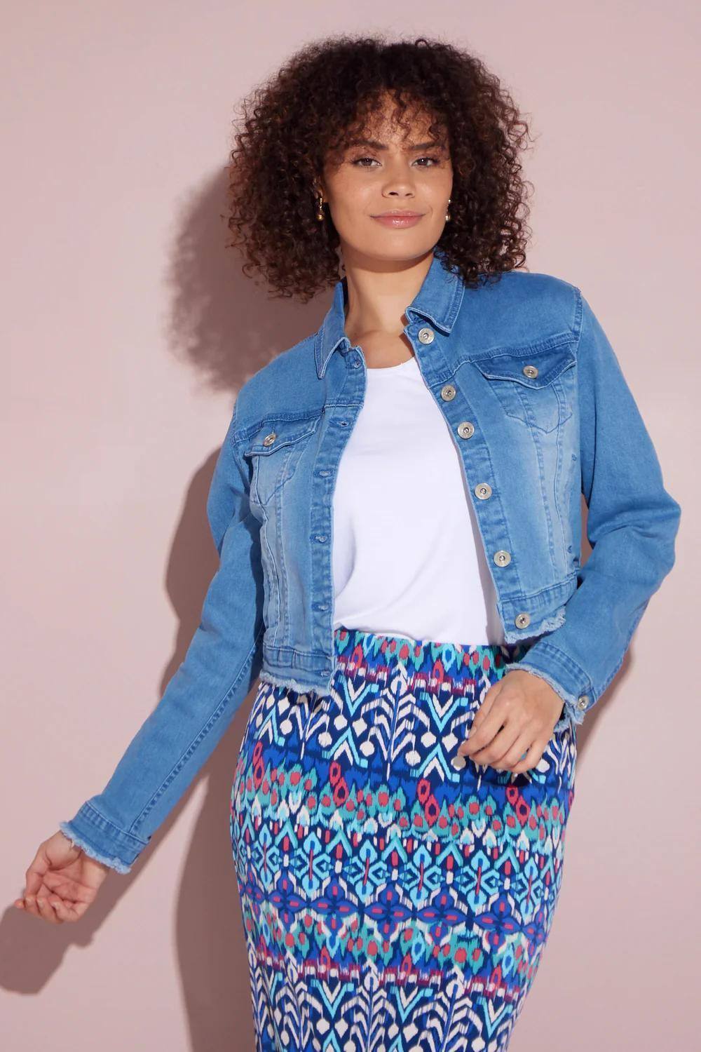 Cropped Denim Jacket – Casual Style